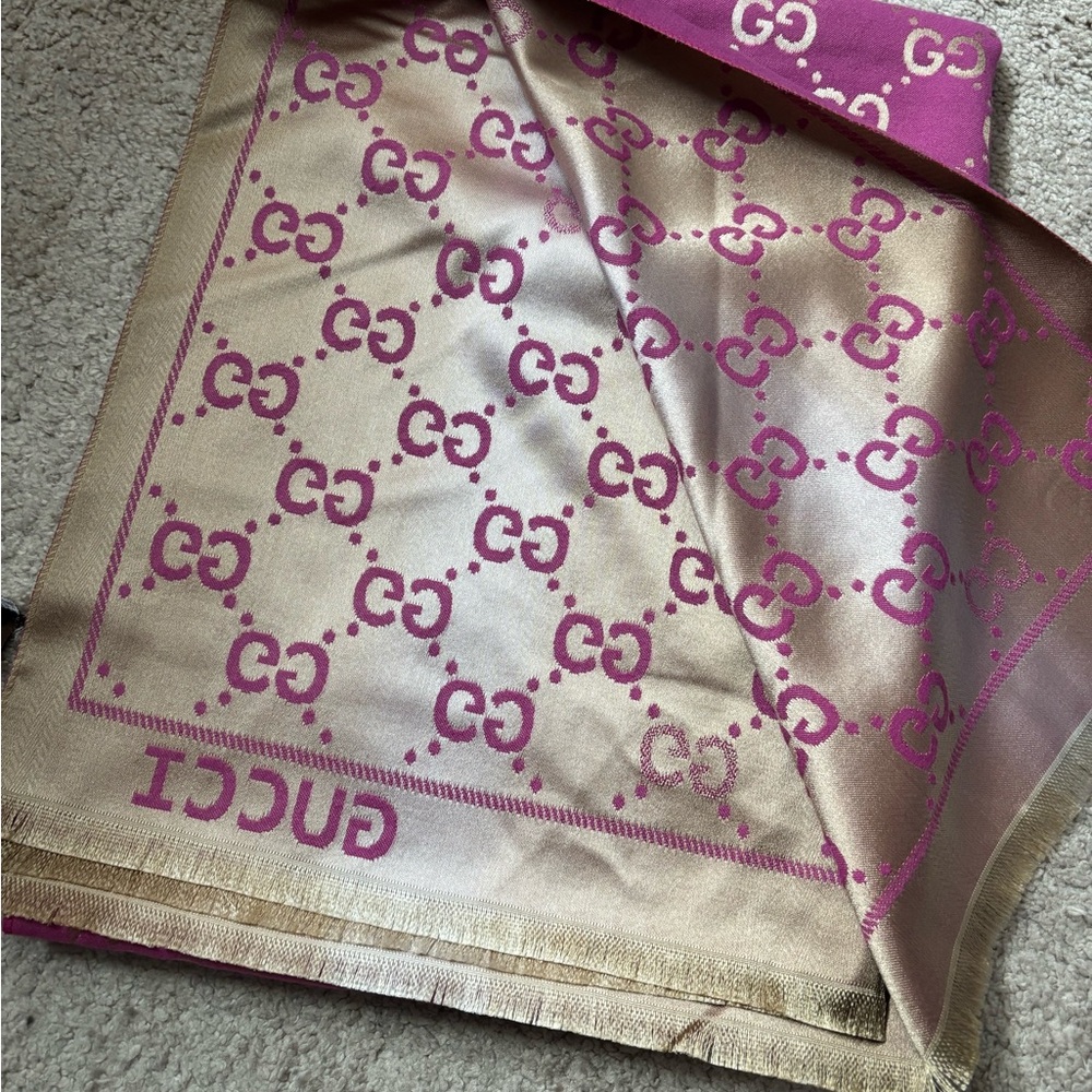 Gucci Pink and Gold Scarf